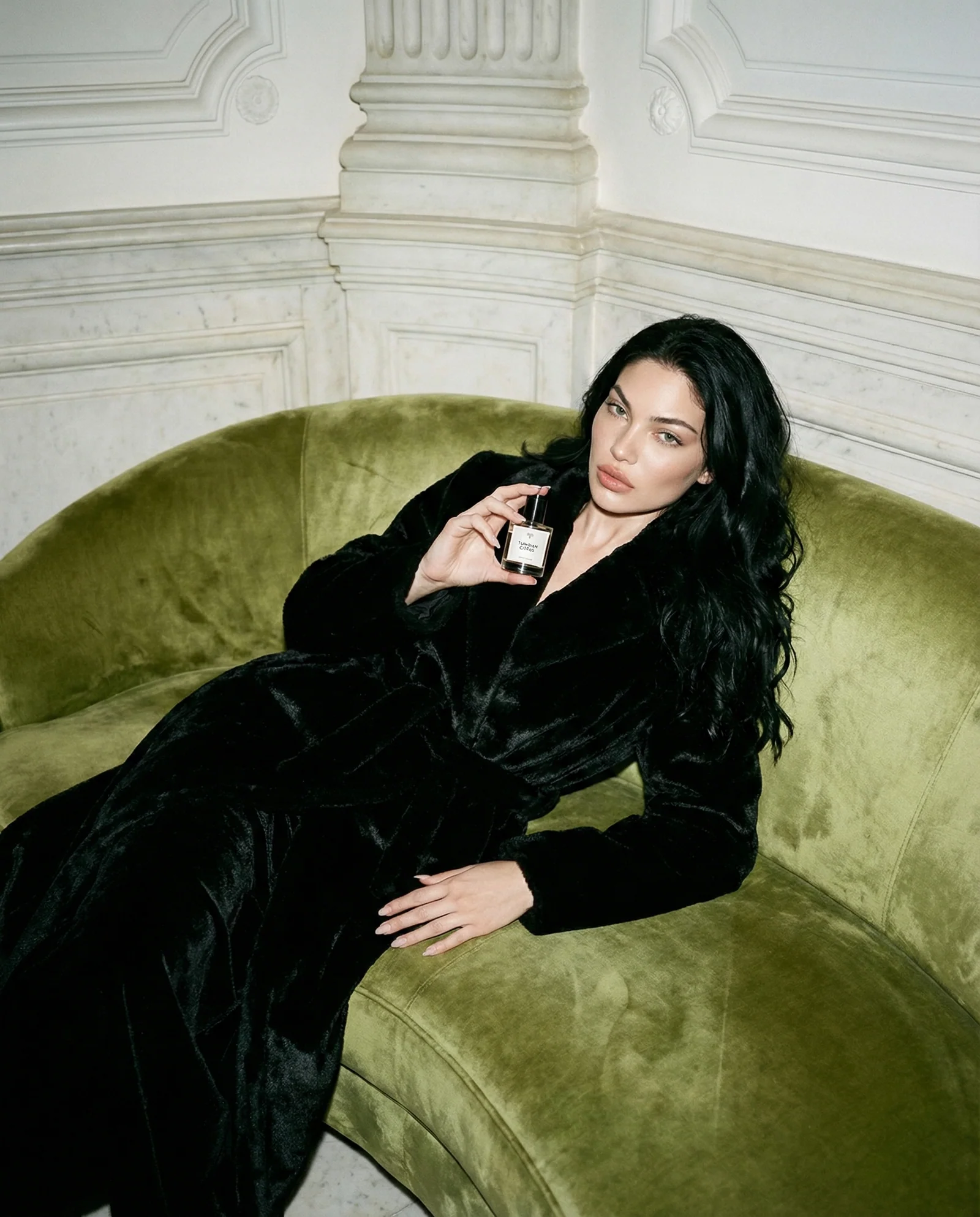 Luxury Scents, Timeless Elegance